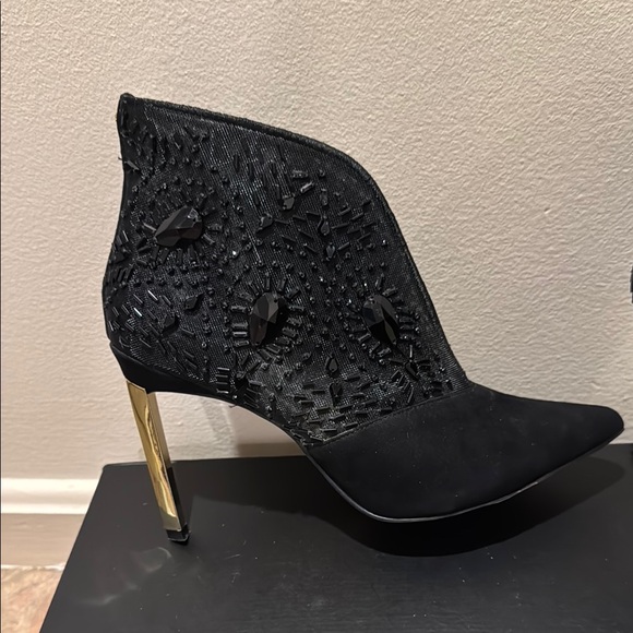 Ted Baker Black Stiletto Heels with Lace Detailing EUC - Picture 3 of 6